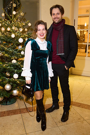 Darya Birnstiel, Ehemann Philip Birnstiel, 28. BMW Advents-Benefizkonzert, Cuvilli&eacute;s Theater, M&uuml;nchen, 6. Dezember 2023, Foto: Jens Hartmann/BMW